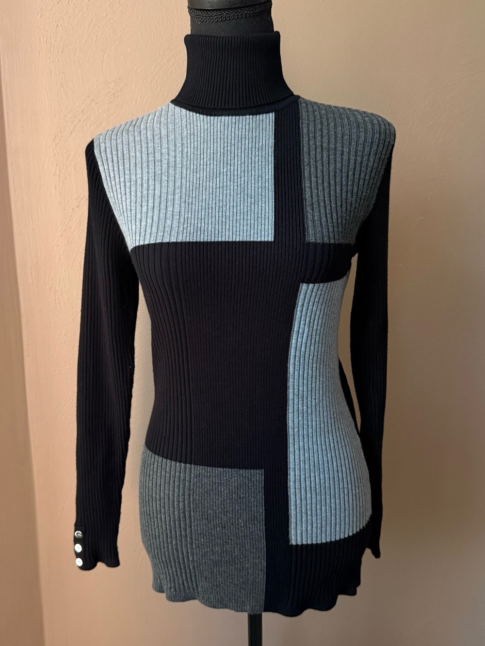 Style & Co. Black and Gray Colorblock Ribbed Turtleneck Sweater Size Medium